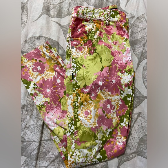 MASTER BUNNY EDITION Pastel Floral Tapered Leg Pants - Picture 5 of 15